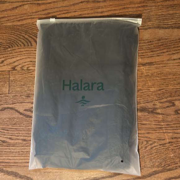 Halara SoCinched High Waisted Butt Lifting Tummy Control Leggings - Picture 2 of 5